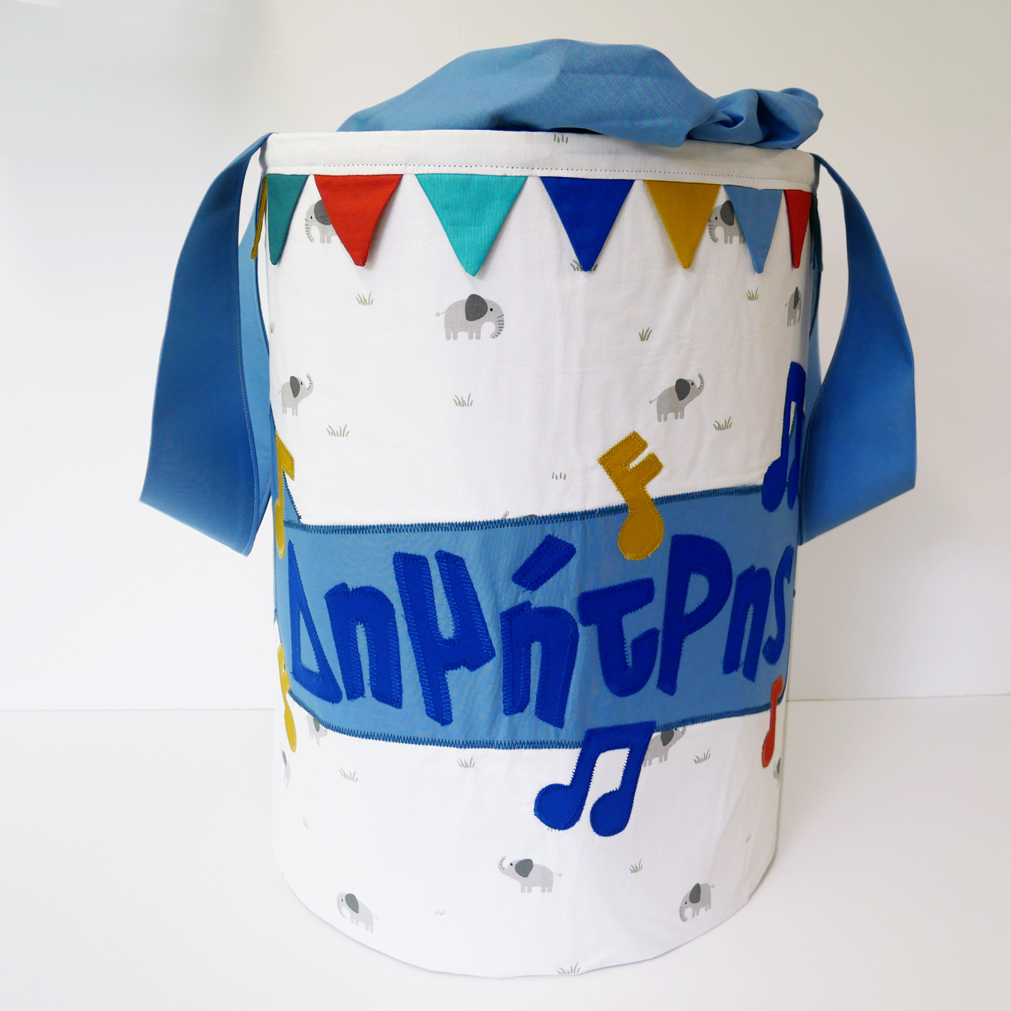 Υφασμάτινος χειροποίητος σάκος με το όνομα και μουσικές νότες