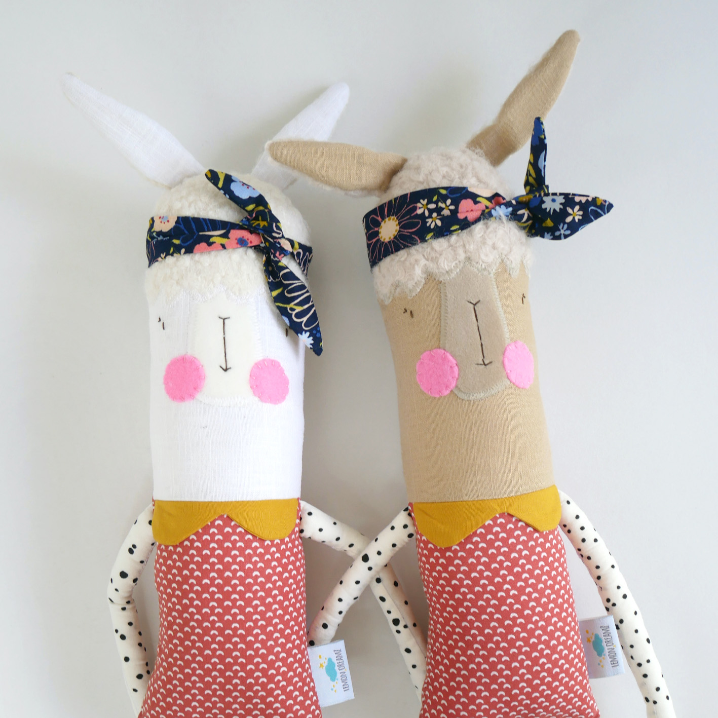 Cuddler Llama με μαντήλι - Image 3